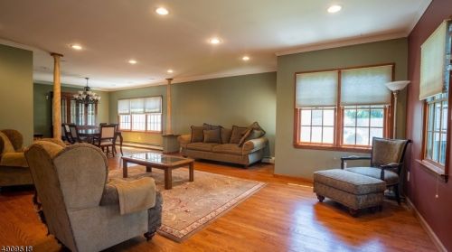 70 Prospect St, Nutley, NJ 07110-3143