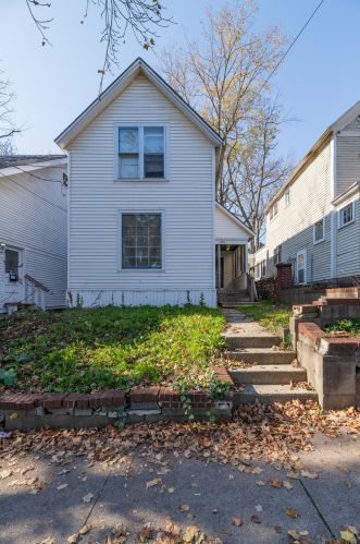 1408 Westnedge Ave, Kalamazoo MI 49007-2426 exterior