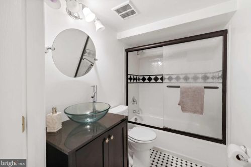 2731 Dumbarton St, Washington DC 20007-3336 exterior