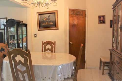 195 Swinton Ave, Bronx NY 10465-1920 exterior