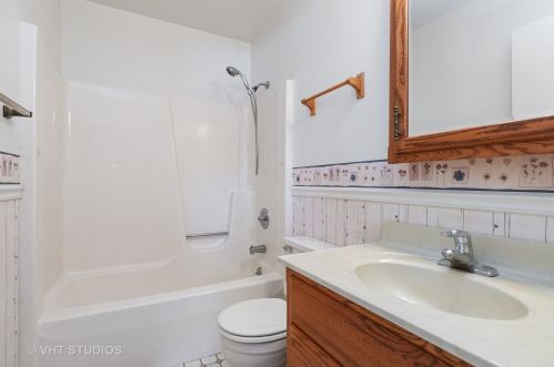 3915 Wilderness Rdg, Bull Valley IL 60012-1718 exterior