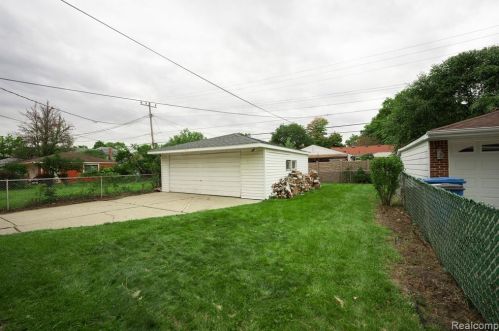 8451 Nightingale St, Dearborn Heights MI  48127-1203 exterior