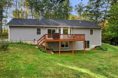 143 Bear Hill Rd, Concord NH  03307-1413 exterior