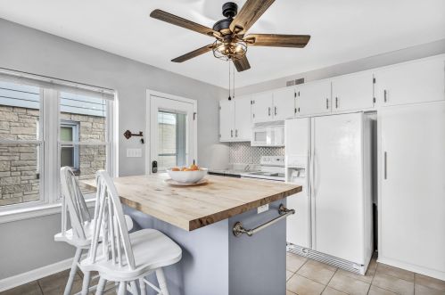 9016 Mount Vernon Ave, Milwaukee WI  53226-4542 exterior