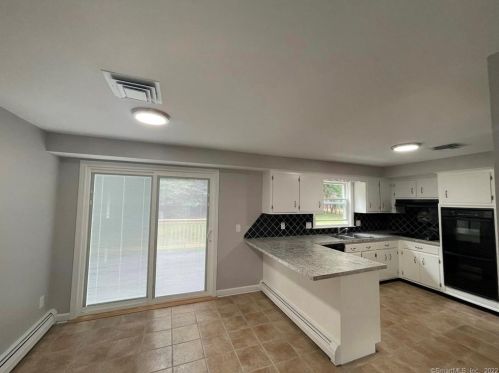 169 Dartmouth Rd, Manchester CT 06040-6616 exterior