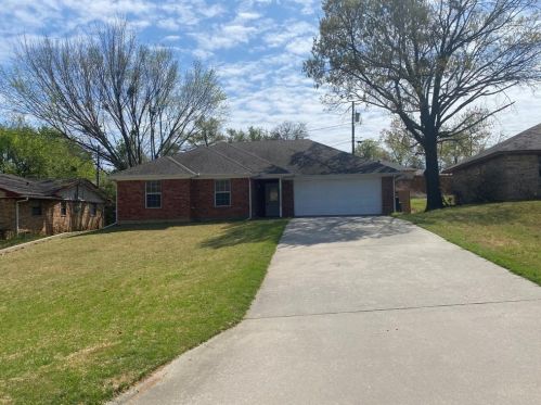 1618 Parnell St, Denison, TX 75020-1122