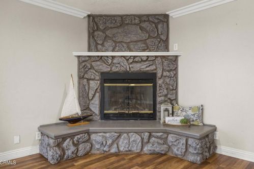 1950 Sutter Pl, Oxnard CA  93033-5633 exterior