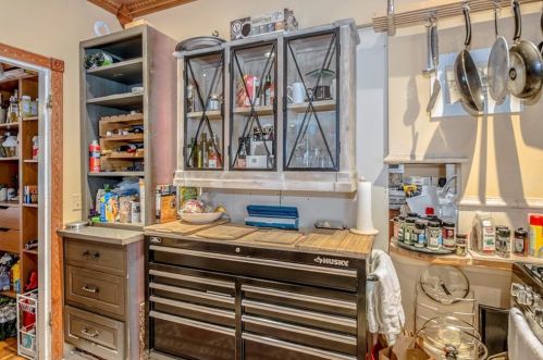 22 Freebody St, Middletown RI 02840-3548 exterior