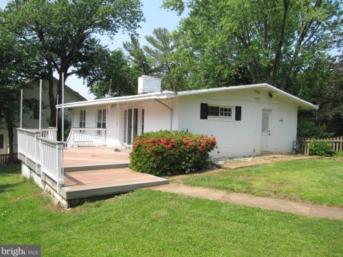 1807 Youngblood St, Mc Lean VA  22101-5244 exterior