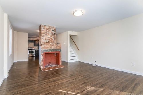 53 Main St, Deep River CT 06417-1804 exterior