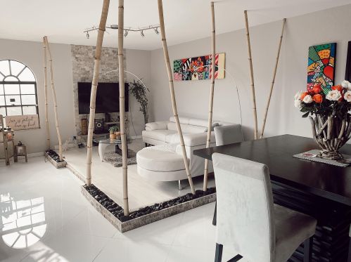 8213 Thames Blvd, Boca Raton, FL 33433-8306