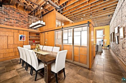 3 Superior St, Duluth MN 55804-2422 exterior