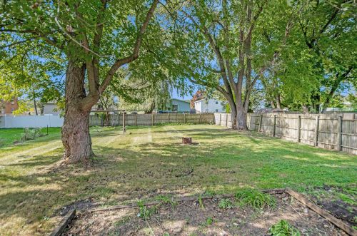 1629 Cobb Ave, Kalamazoo MI 49007-1707 exterior