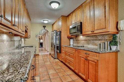 3955 Boca Bay Dr, Dallas, TX 75244-7208