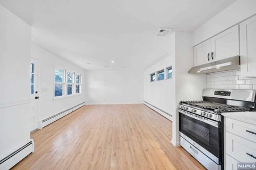 440 Boulevard, Outwater NJ  07026-2061 exterior