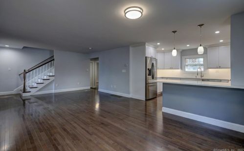 27 Myrtle St, Norwalk CT 06855-1314 exterior