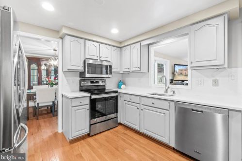 1901 Fallsmead Way, Rockville MD 20854-2640 exterior