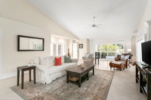 718 Heathery Ln, Naples, FL 34108-8513