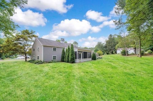 121 Grn Mdw Rd, Milford CT 06461-2258 exterior