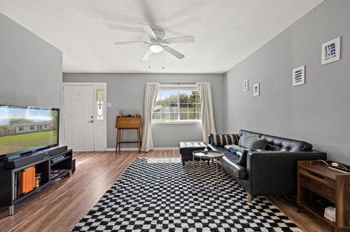 4802 Brassiewood Dr, Austin TX 78744-5107 exterior