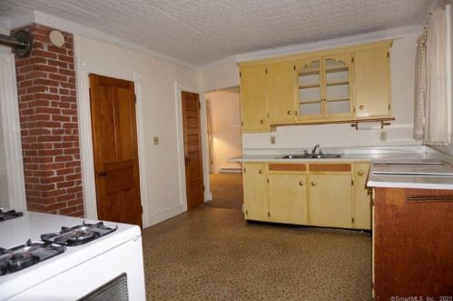 49 Brk St, Torrington CT 06790-5012 exterior