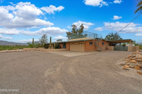 4542 Bear Canyon Rd, Tucson, AZ 85749-8642