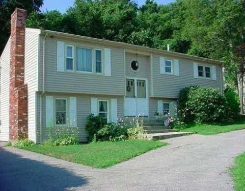 53 Mulberry Cir, Providence, RI 02919-2534