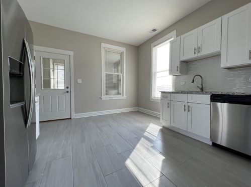 4447 Troy St, Chicago IL 60655-2317 exterior