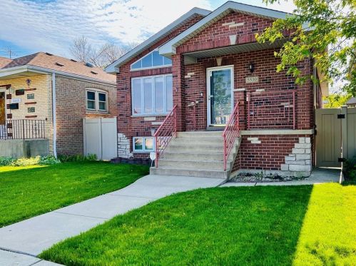 5530 Parkside Ave, Chicago, IL 60638-2815