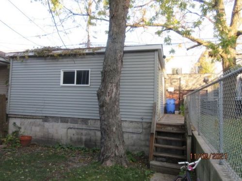 1729 Whipple St, Chicago IL 60652-3446 exterior