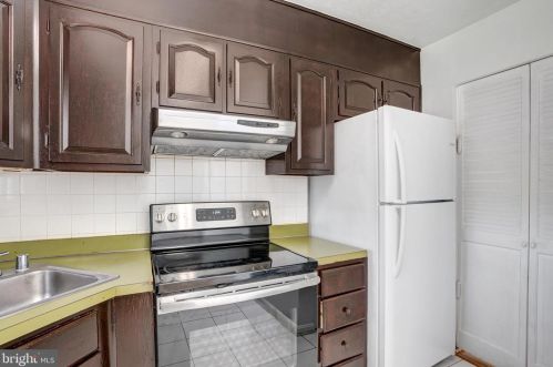 4612 Adrian St, Rockville MD 20853-3705 exterior