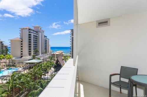 223 Saratoga Rd, Honolulu HI  96815-1942 exterior