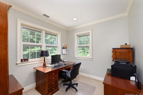 101 Somersby, Farmington CT 06032-2756 exterior