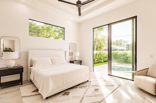 748 110th Ave, Naples, FL 34108-1820