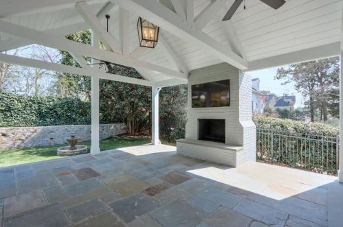 2415 Montview Dr, Atlanta GA 30305-4026 exterior