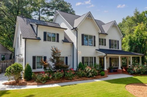 750 Darlington Cir, Atlanta, GA 30305-2707