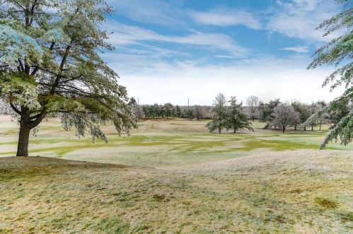 67 Hamlet Dr, Commack NY  11725-4439 exterior