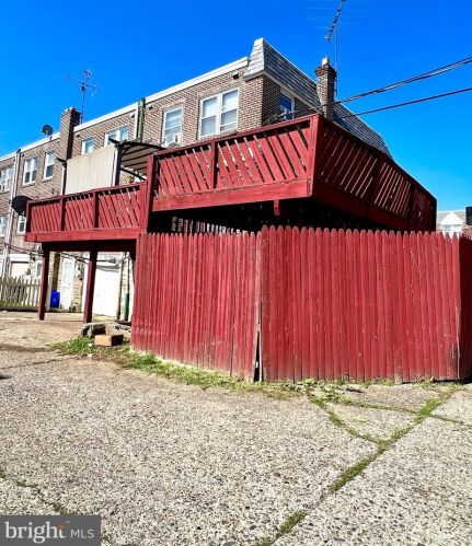 6339 Elmhurst St, Philadelphia PA 19111-5804 exterior