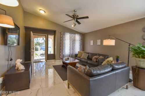 6802 Quailwood Way, Tucson AZ 85757-6923 exterior