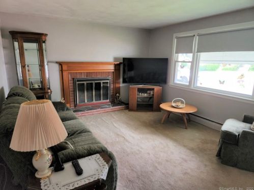 39 Derby St, New Britain CT 06053-3115 exterior