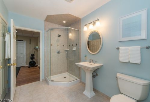 6 Cornell Dr, Dover NJ 07869-3537 exterior