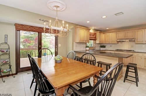 14 Marlin Dr, Whippany NJ exterior