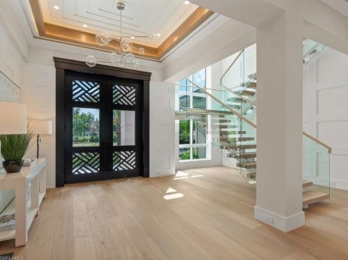 3841 Crayton Rd, Naples FL 34103-3528 exterior