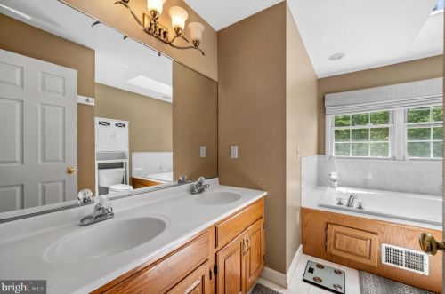 245 Micklitz Dr, Pottstown PA 19464-1463 exterior