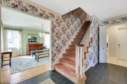 17 Essex Rd, Maplewood, NJ 07040-2307