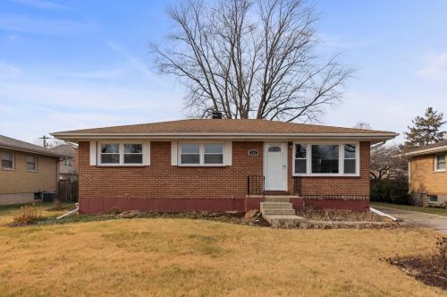 794 Lombard St, Elmhurst IL  60126-1762 exterior