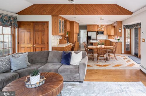 102 Kelly Ln, Media PA 19063-2018 exterior