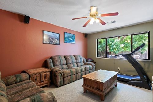 1601 Baywood Ln, Davis CA 95618-1409 exterior