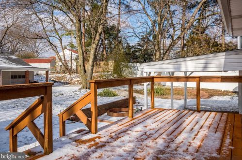 506 Elizabeth Rd, Glen Burnie MD 21061-4638 exterior