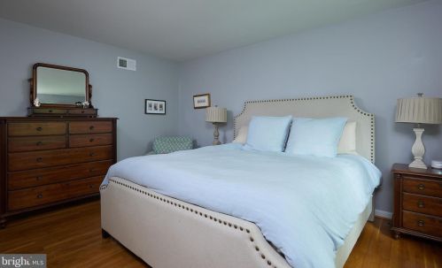 629 Goldsborough Dr, Rockville MD 20850-1905 exterior